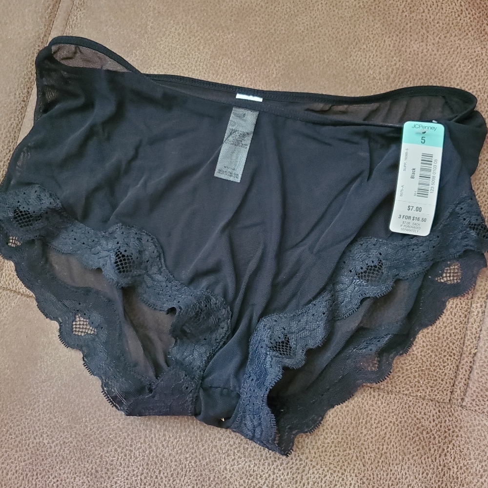 Delicates sheer net panty with lace trim black size 5 NWT
